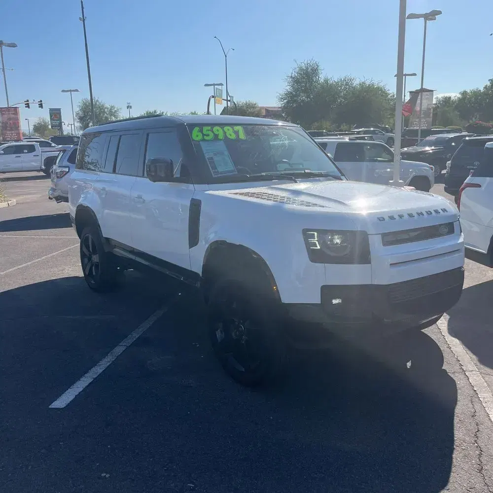 2024 Land Rover Defender 130 X-Dyn SE P400