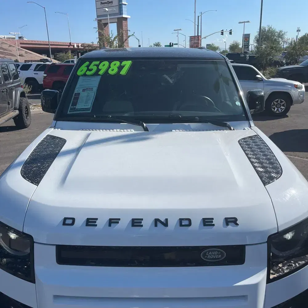 2024 Land Rover Defender 130 X-Dyn SE P400