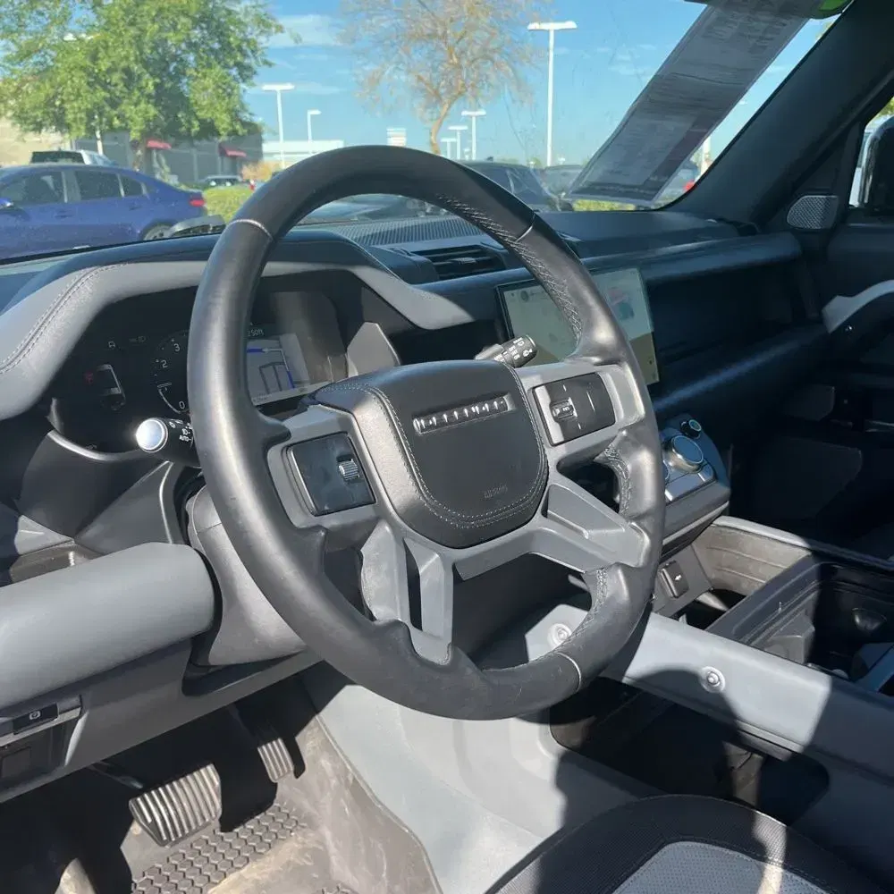 2024 Land Rover Defender 130 X-Dyn SE P400