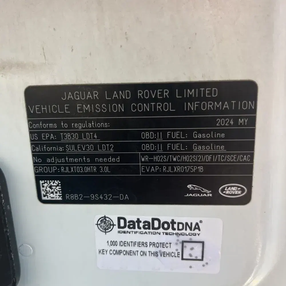 2024 Land Rover Defender 130 X-Dyn SE P400