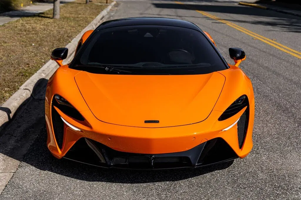2025 McLaren Artura RWD