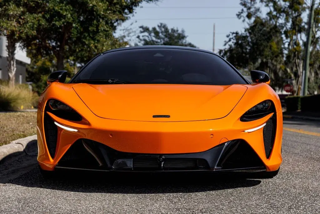 2025 McLaren Artura RWD