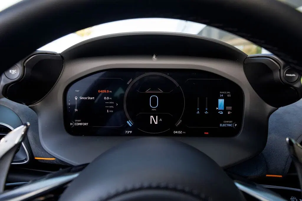 2025 McLaren Artura RWD