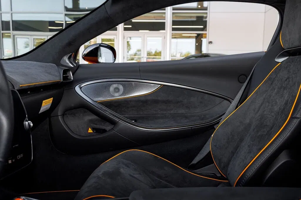 2025 McLaren Artura RWD