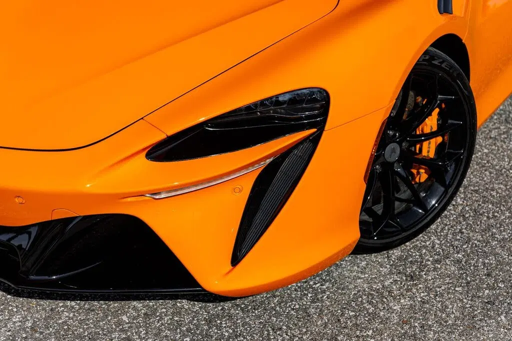 2025 McLaren Artura RWD