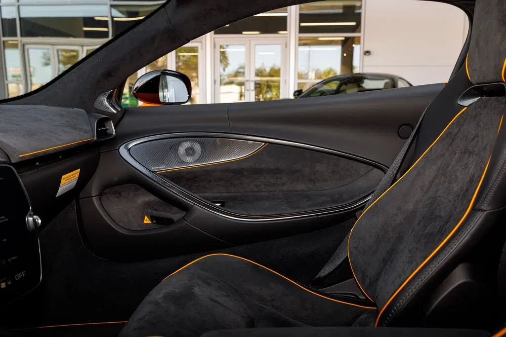 2025 McLaren Artura RWD