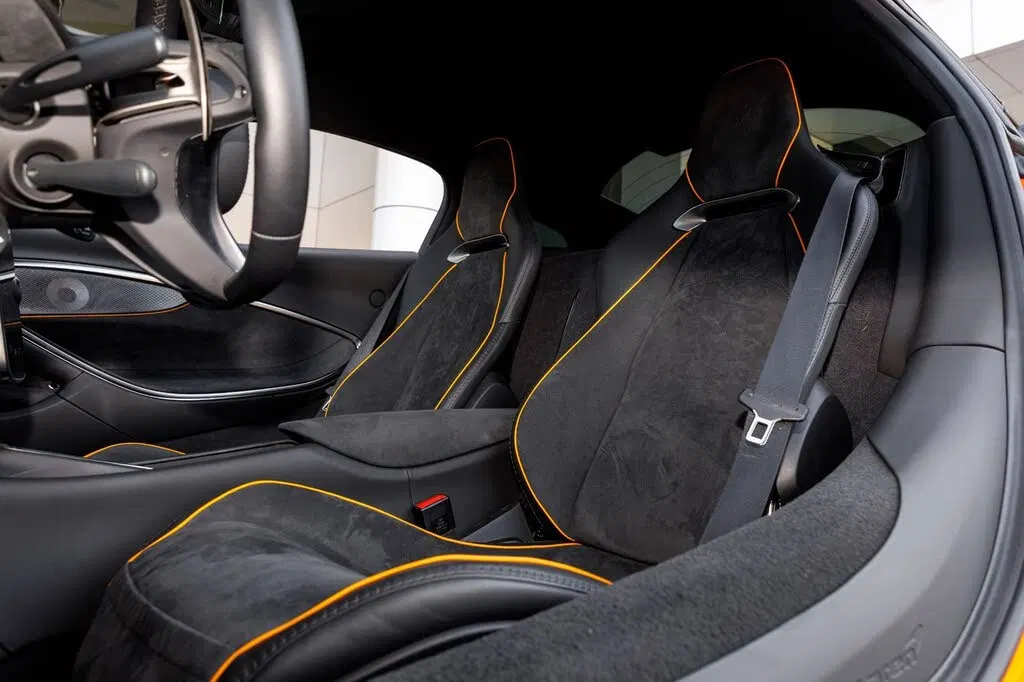 2025 McLaren Artura RWD