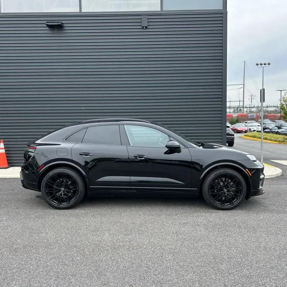 2025 Porsche Macan EV Turbo