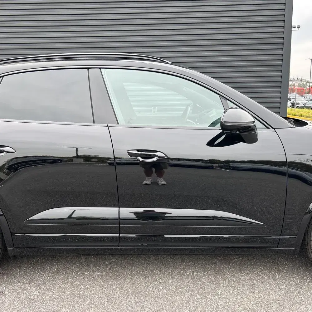 2025 Porsche Macan EV Turbo