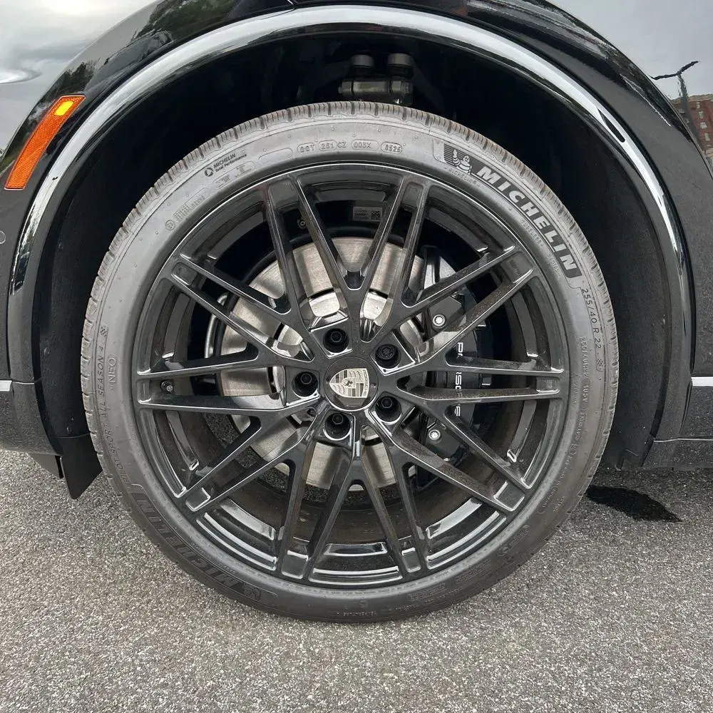 2025 Porsche Macan EV Turbo