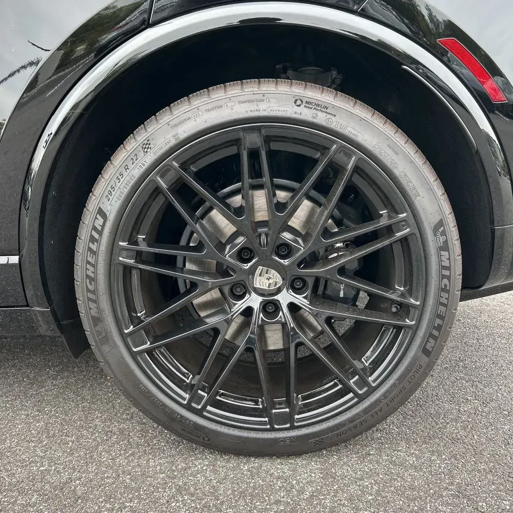 2025 Porsche Macan EV Turbo