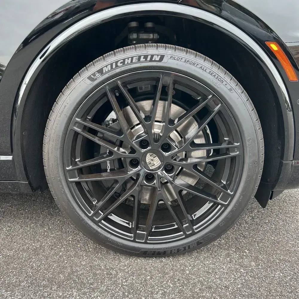 2025 Porsche Macan EV Turbo