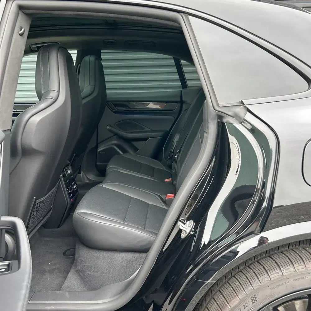 2025 Porsche Macan EV Turbo
