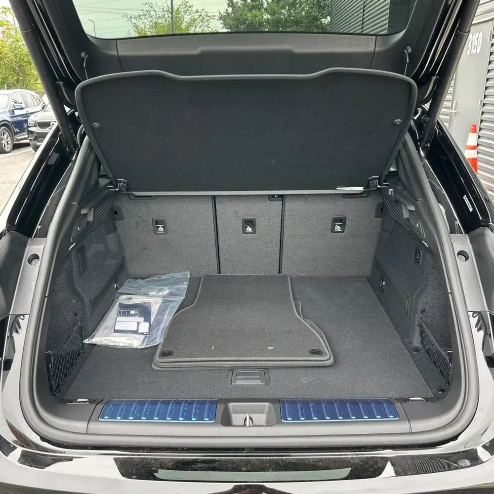 2025 Porsche Macan EV Turbo