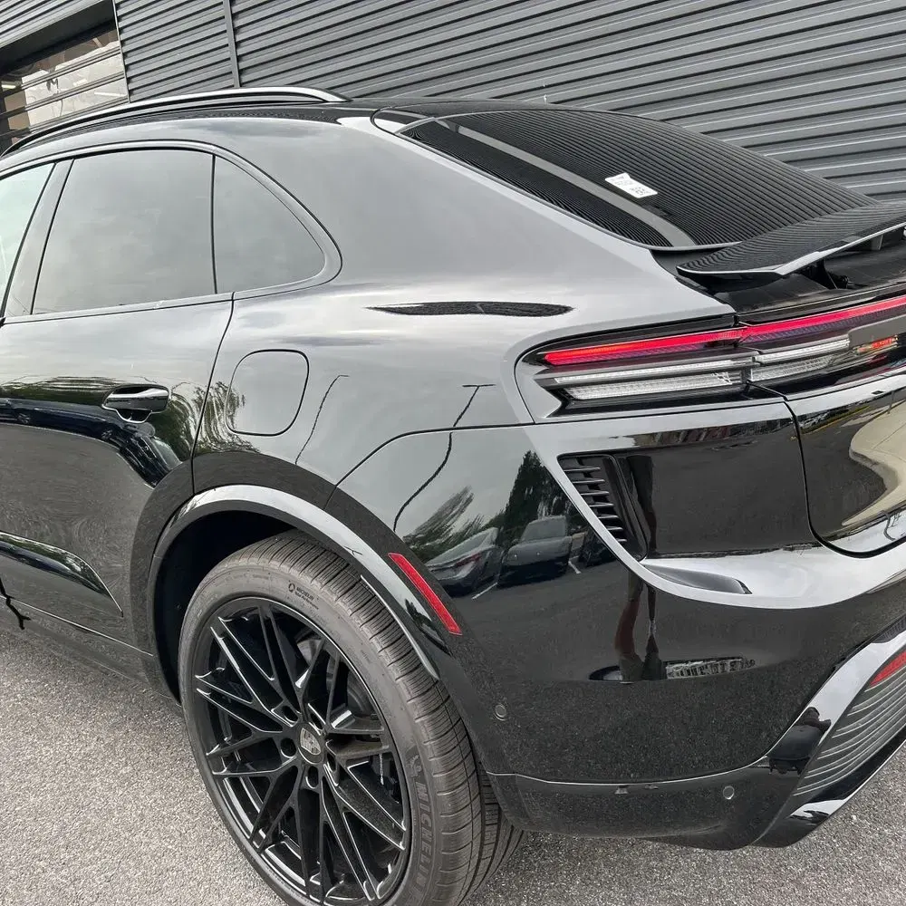 2025 Porsche Macan EV Turbo