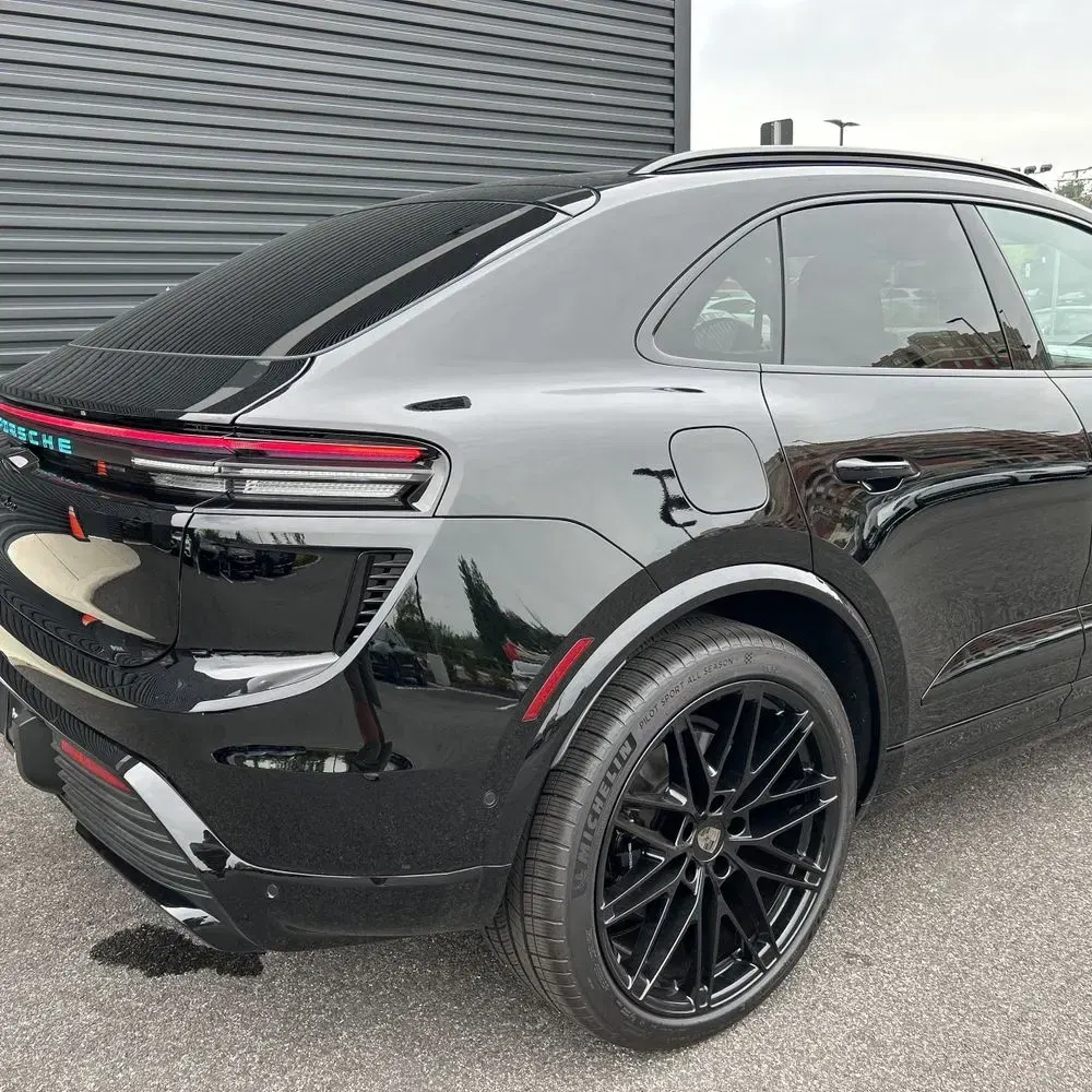 2025 Porsche Macan EV Turbo
