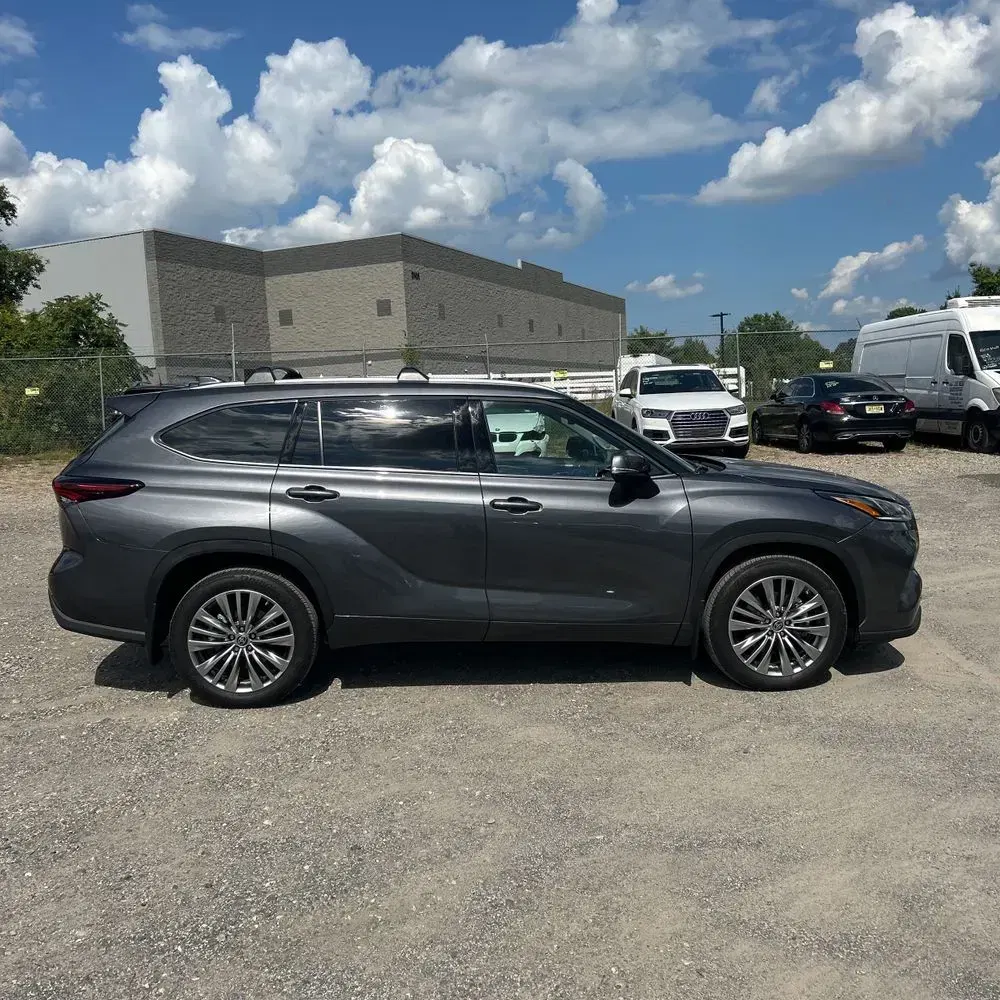 2024 Toyota Highlander Platinum