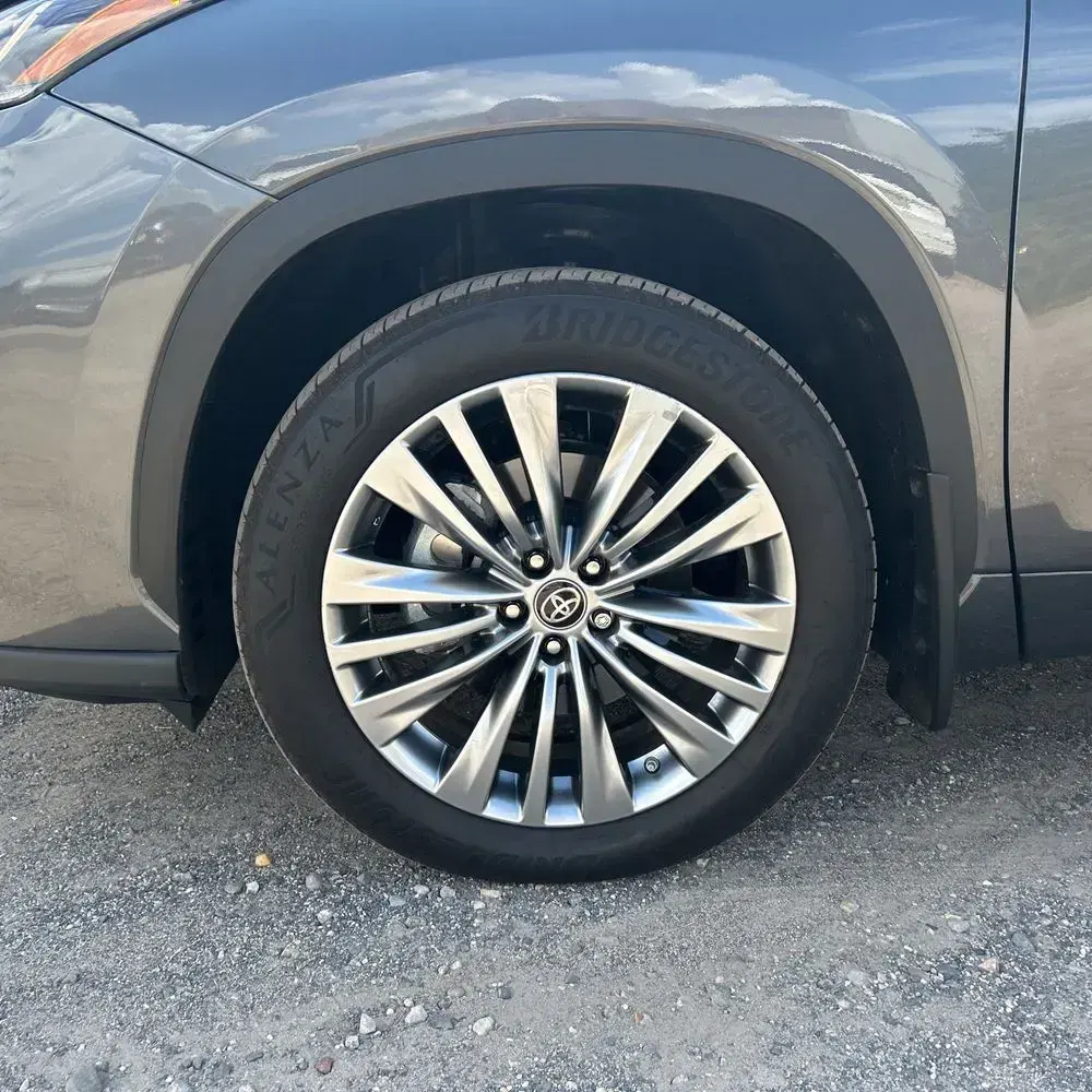 2024 Toyota Highlander Platinum