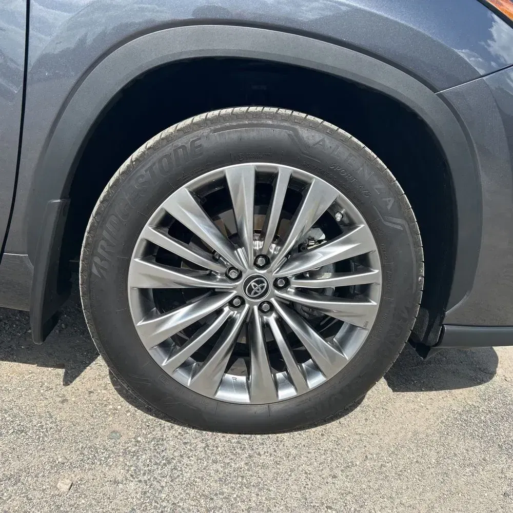 2024 Toyota Highlander Platinum
