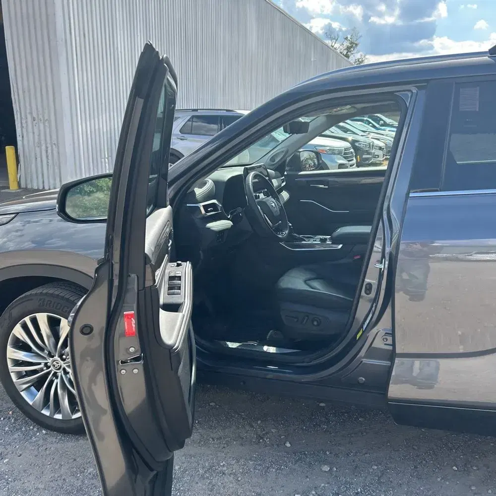 2024 Toyota Highlander Platinum