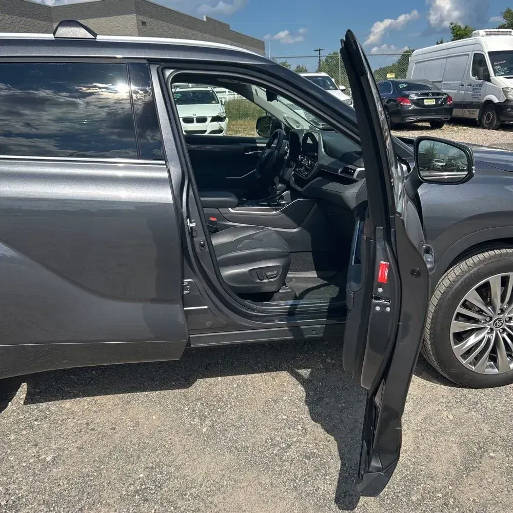 2024 Toyota Highlander Platinum