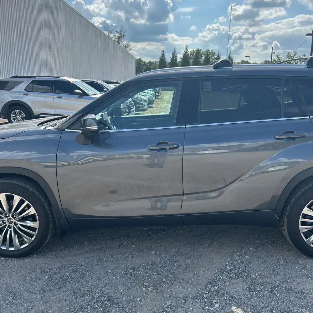 2024 Toyota Highlander Platinum