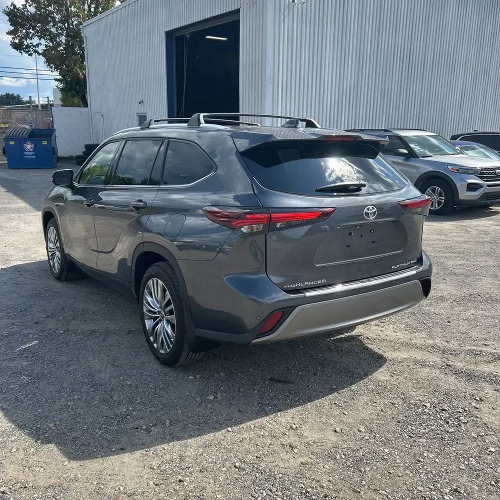 2024 Toyota Highlander Platinum