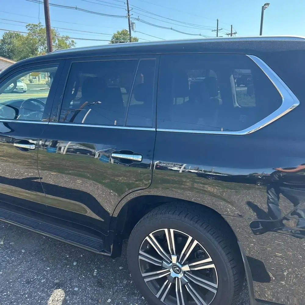 2021 Lexus LX 570 Three-Row