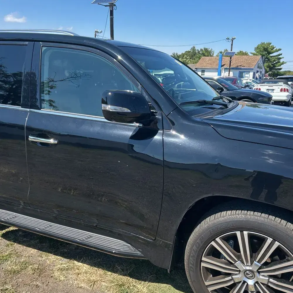 2021 Lexus LX 570 Three-Row