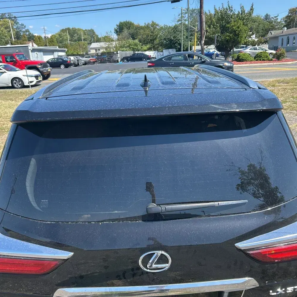 2021 Lexus LX 570 Three-Row
