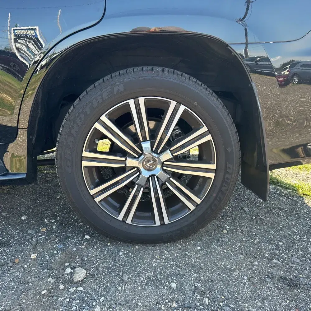 2021 Lexus LX 570 Three-Row