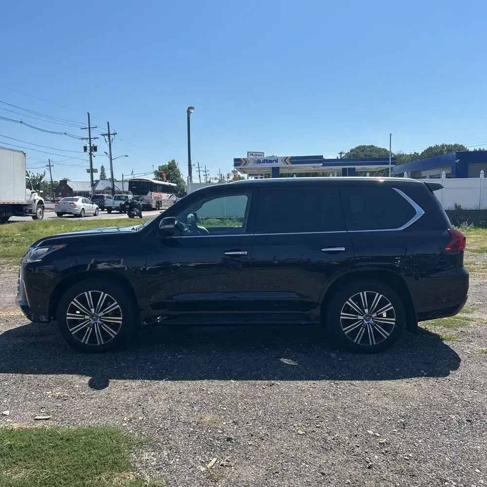2021 Lexus LX 570 Three-Row