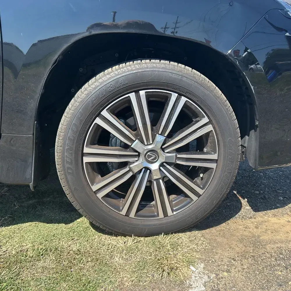 2021 Lexus LX 570 Three-Row