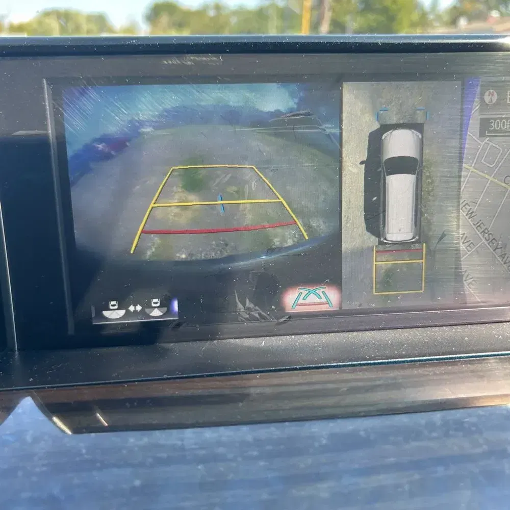 2021 Lexus LX 570 Three-Row
