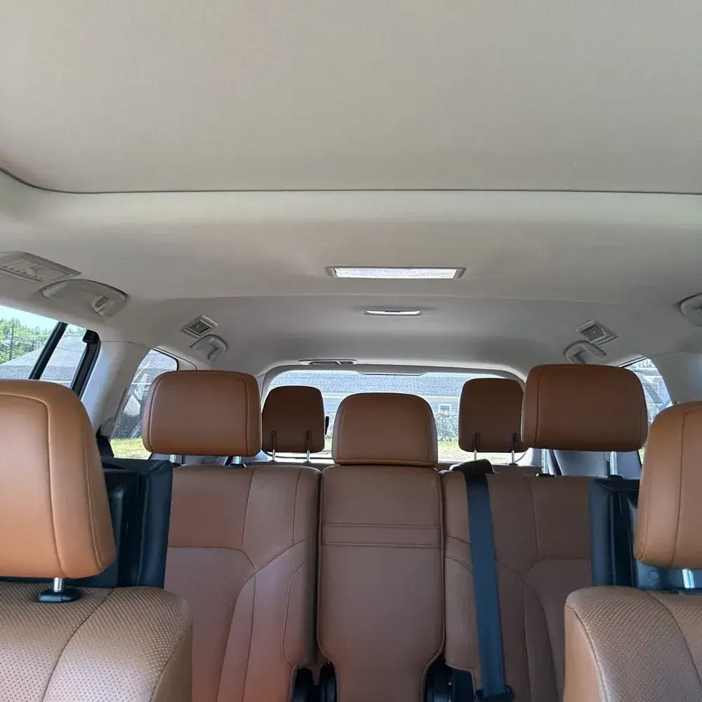 2021 Lexus LX 570 Three-Row