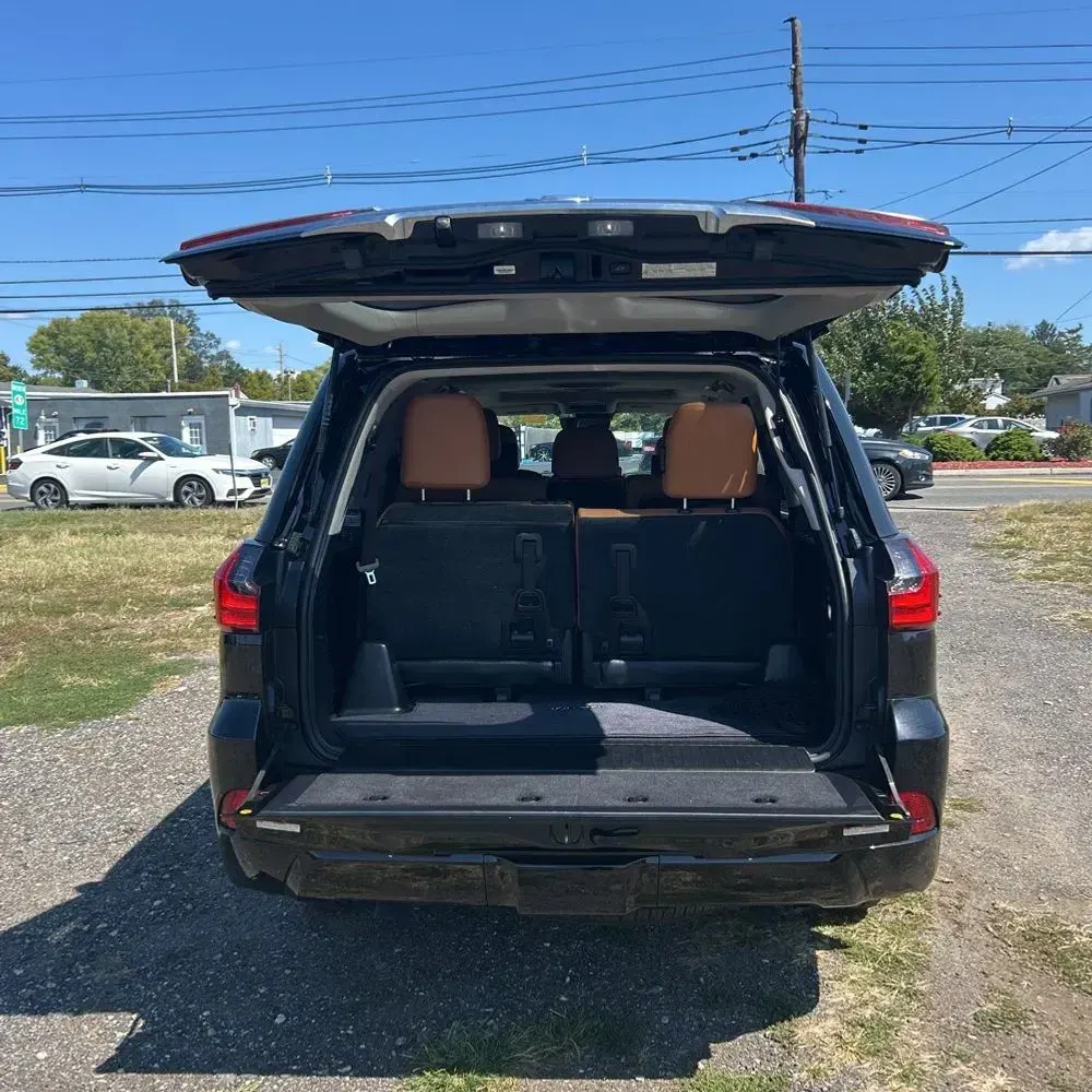 2021 Lexus LX 570 Three-Row