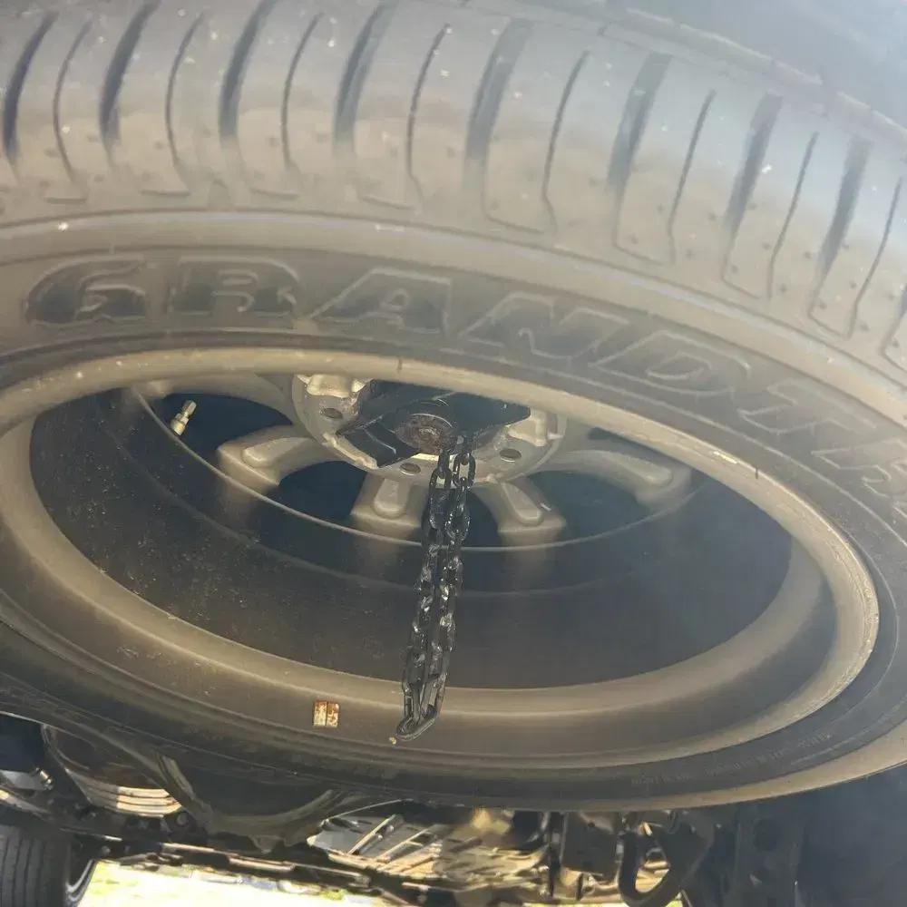 2021 Lexus LX 570 Three-Row