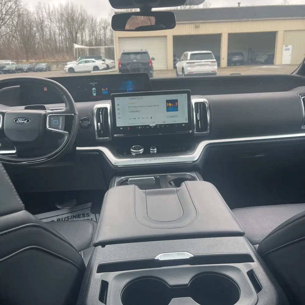 2025 Ford Expedition Max Platinum