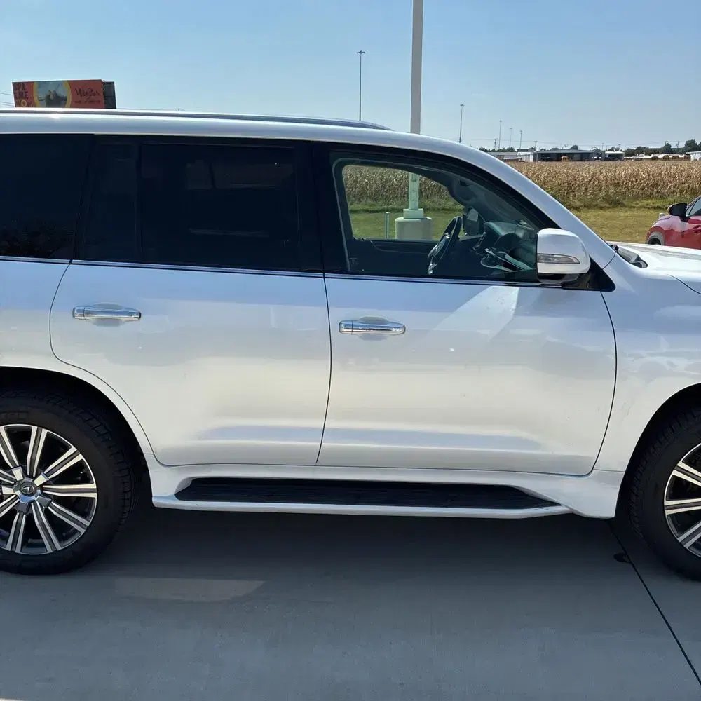 2018 Lexus LX 570 Three-Row