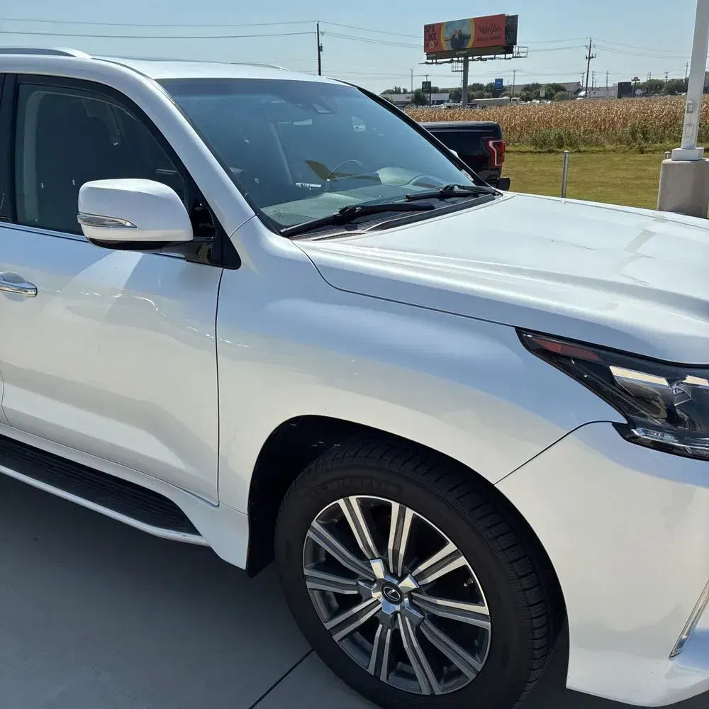 2018 Lexus LX 570 Three-Row