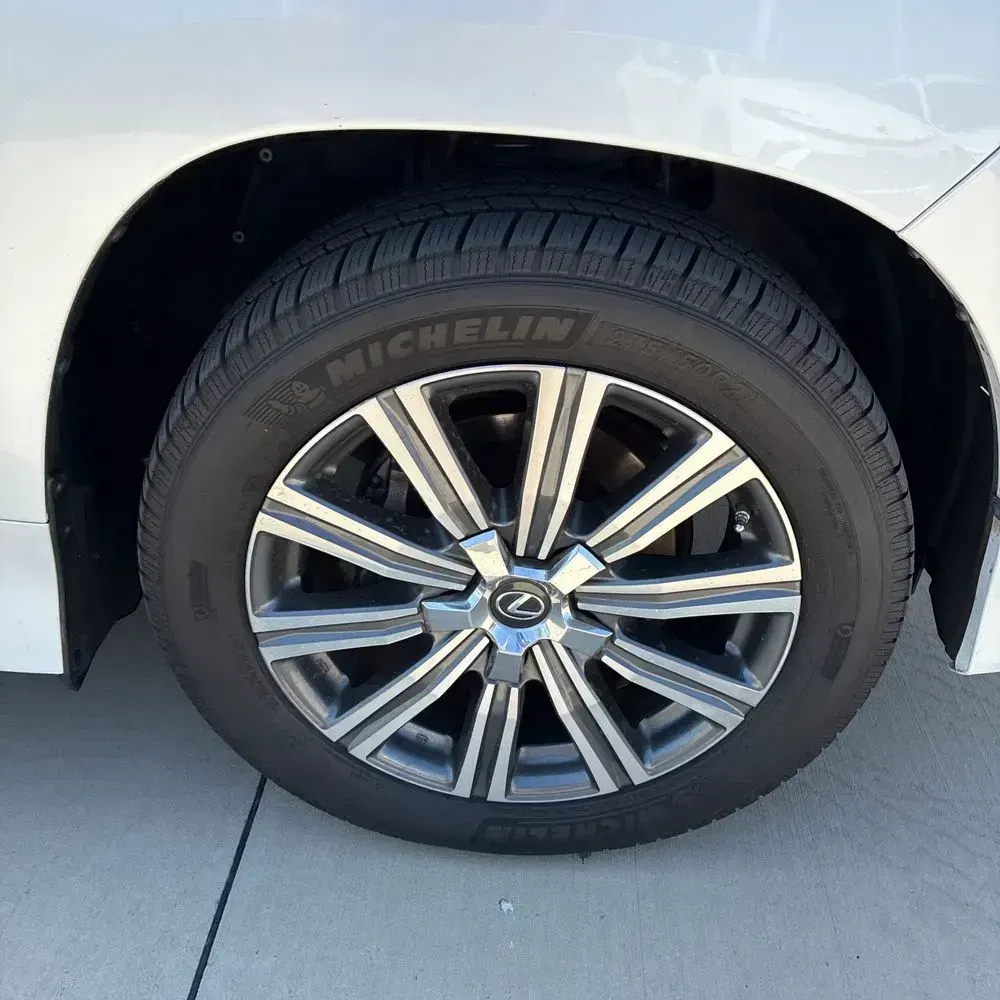 2018 Lexus LX 570 Three-Row