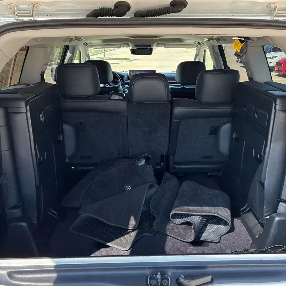 2018 Lexus LX 570 Three-Row