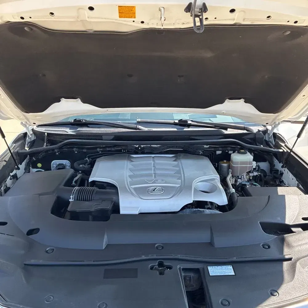 2018 Lexus LX 570 Three-Row