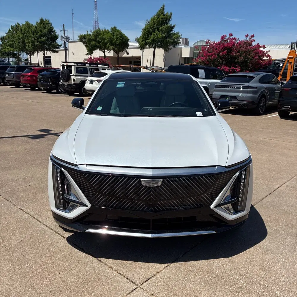 2024 Cadillac LYRIQ Luxury 1