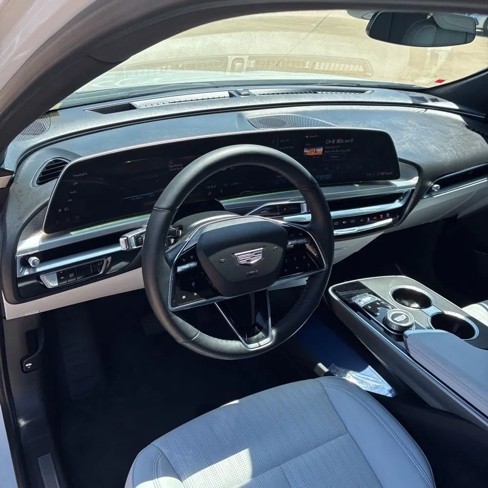 2024 Cadillac LYRIQ Luxury 1