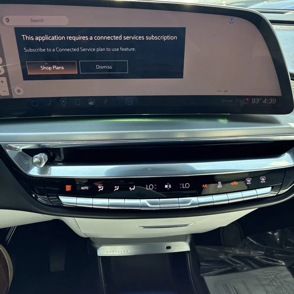 2024 Cadillac LYRIQ Luxury 1