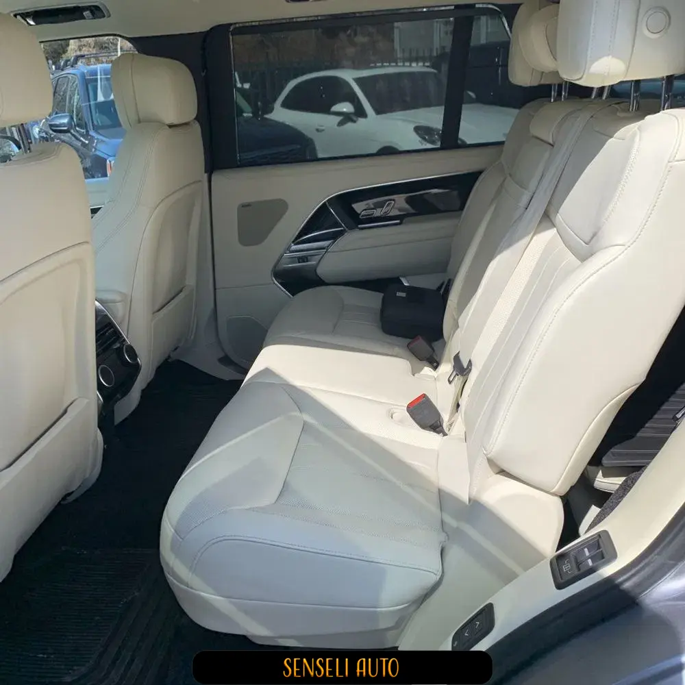 2024 Land Rover Range Rover P530 SE LWB