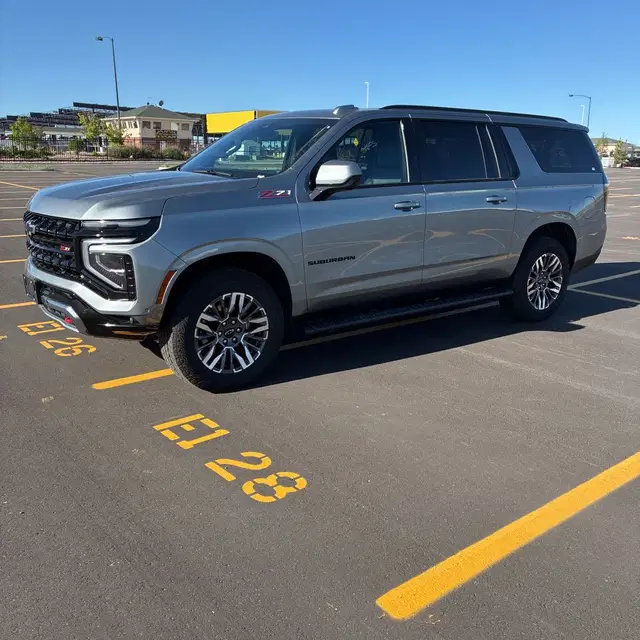 2025 Chevrolet Suburban Z71
