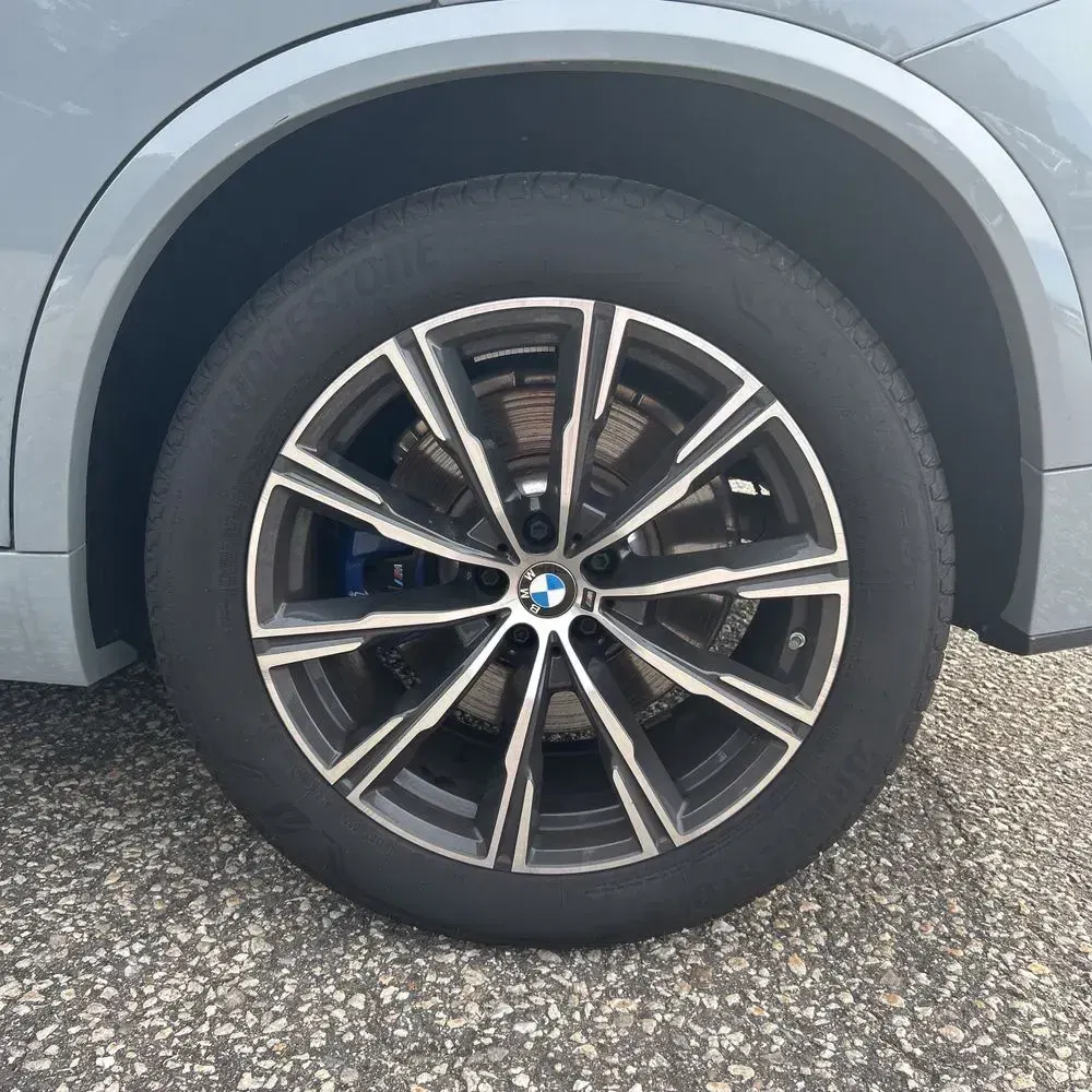 2024 BMW X5 M60i