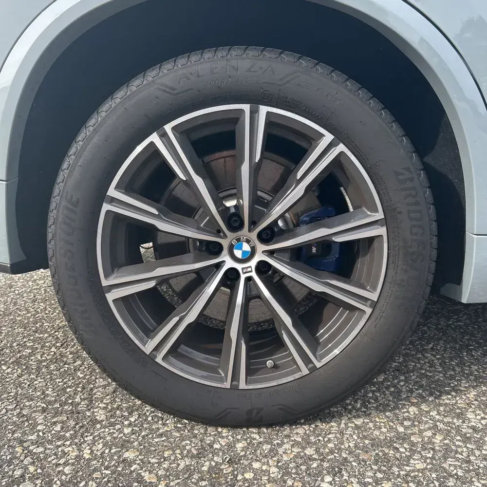 2024 BMW X5 M60i